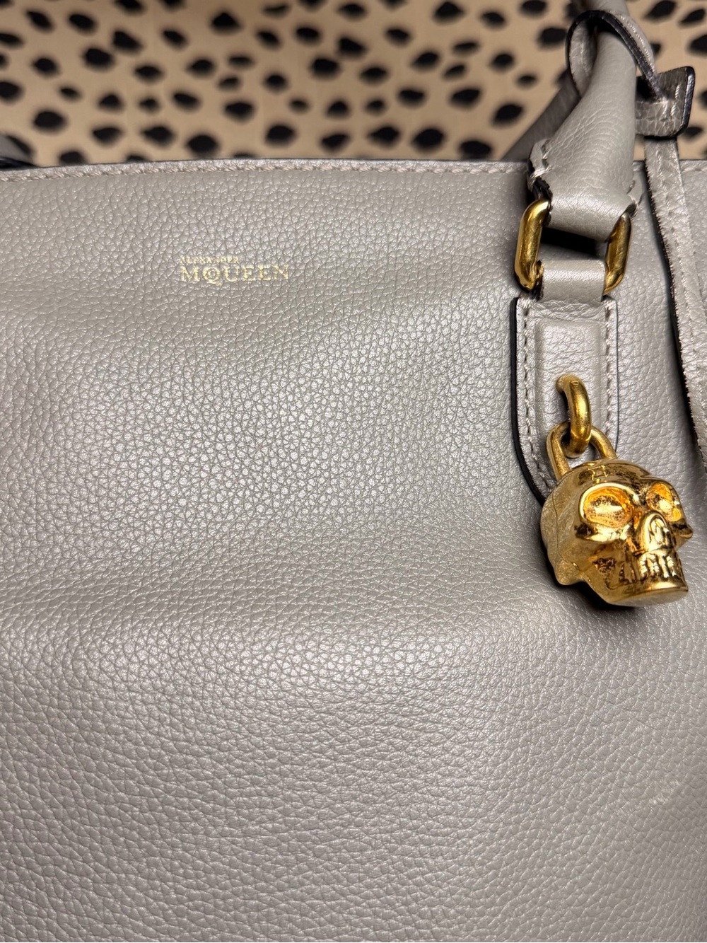 Alexander McQueen Dark Grey Leather Tote with Gold Skull Charm Padlock - Picture 4 of 12